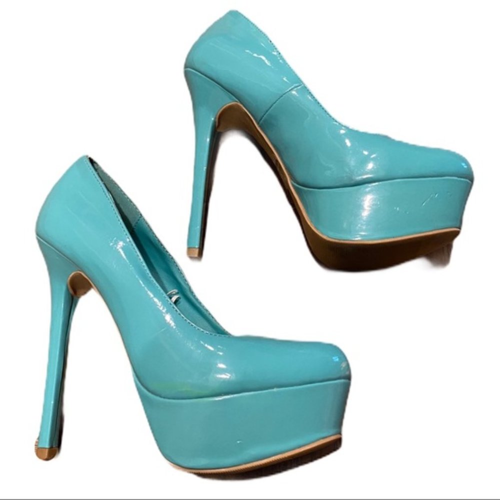 Teal/Turquoise Stiletto pumps/heels round 7.5